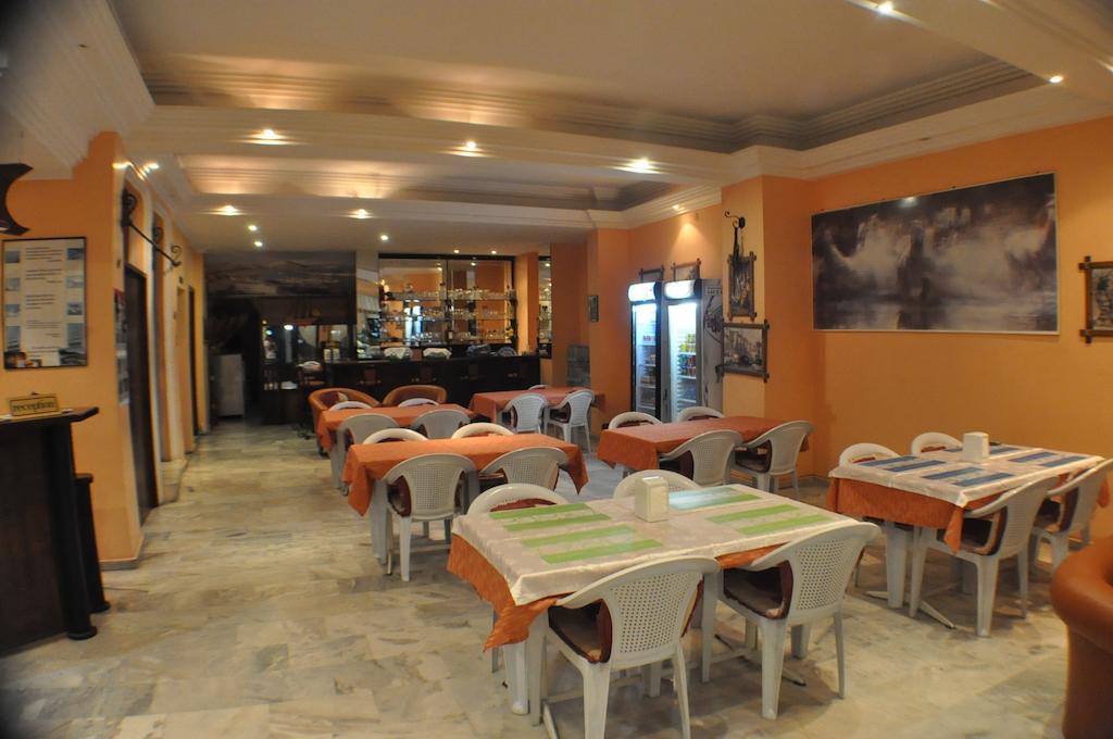 Akerdem Hotel Kusadasi Bagian luar foto